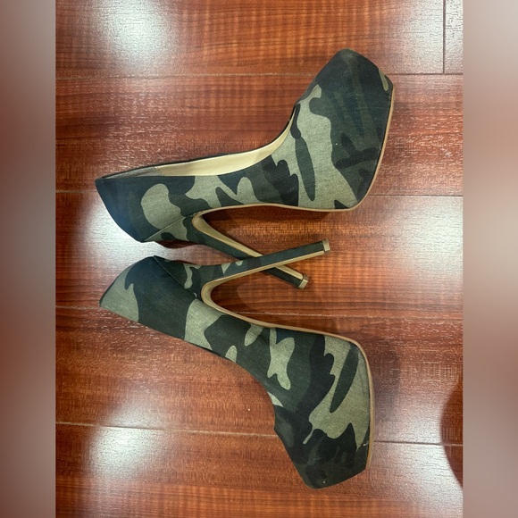 Steve madden army green pumps - Picture 4 of 5